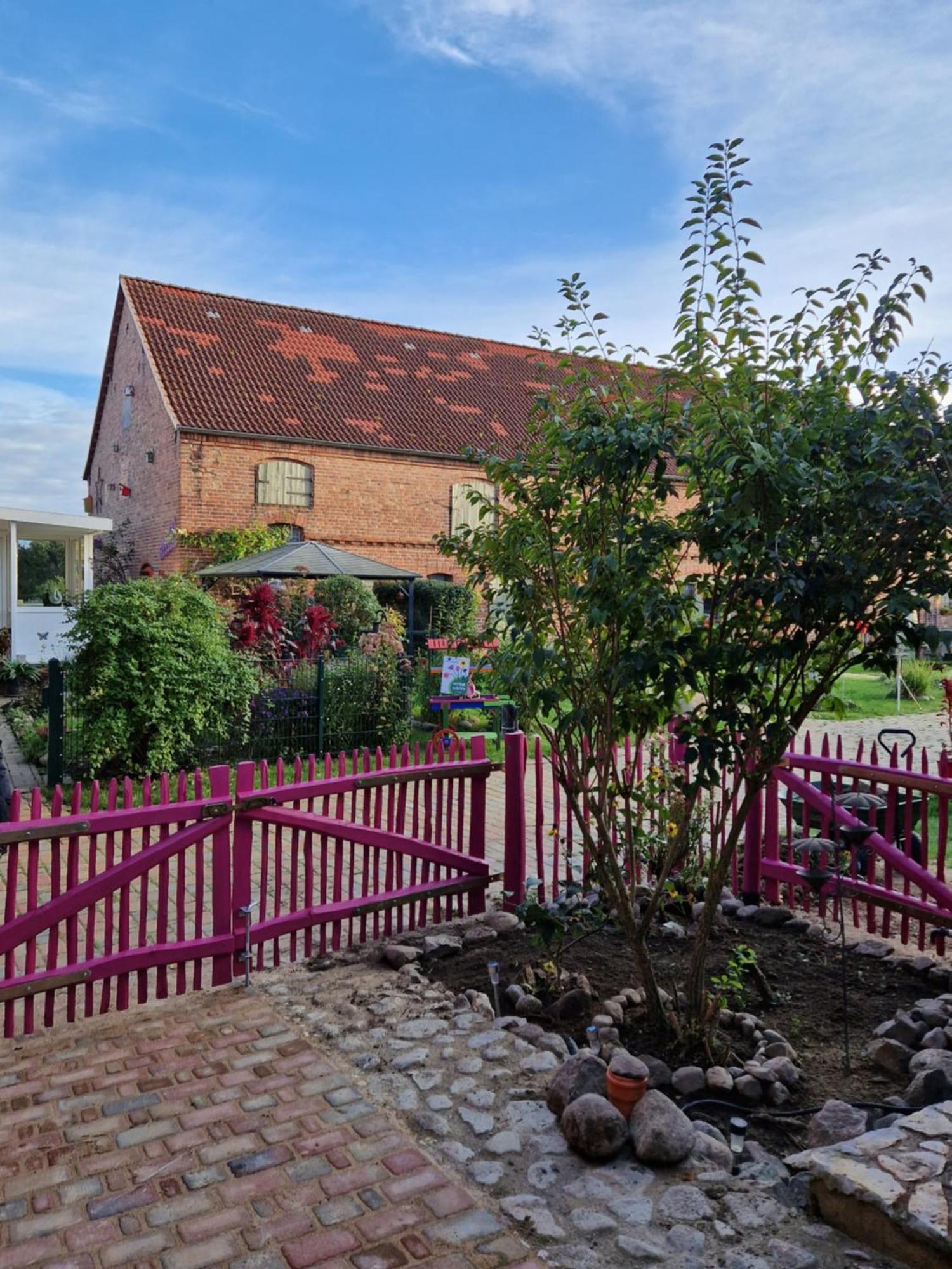 Ferienwohnung Märchenhaft urlauben auf dem Alpakahof Rambow Exterior foto